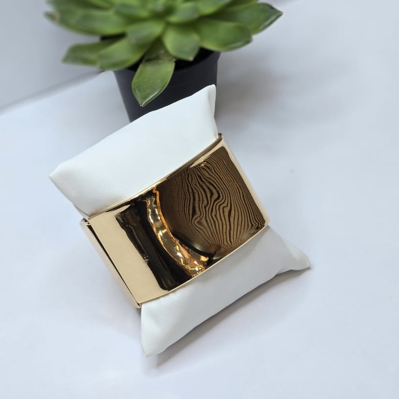 Chunky Bangle 104
