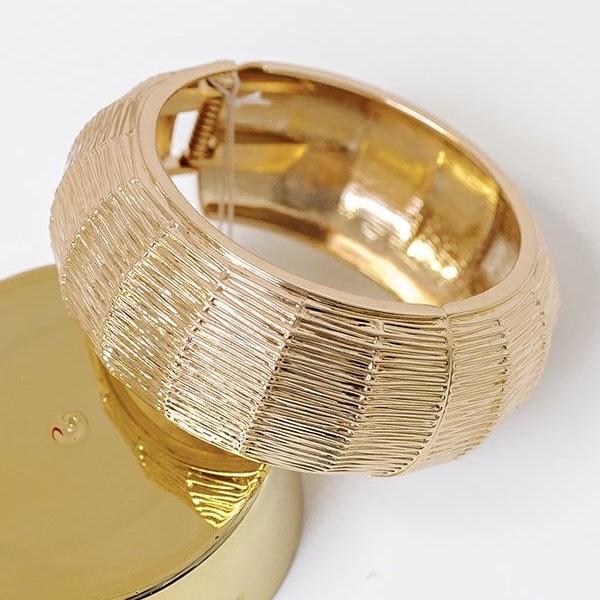 Chunky bangle