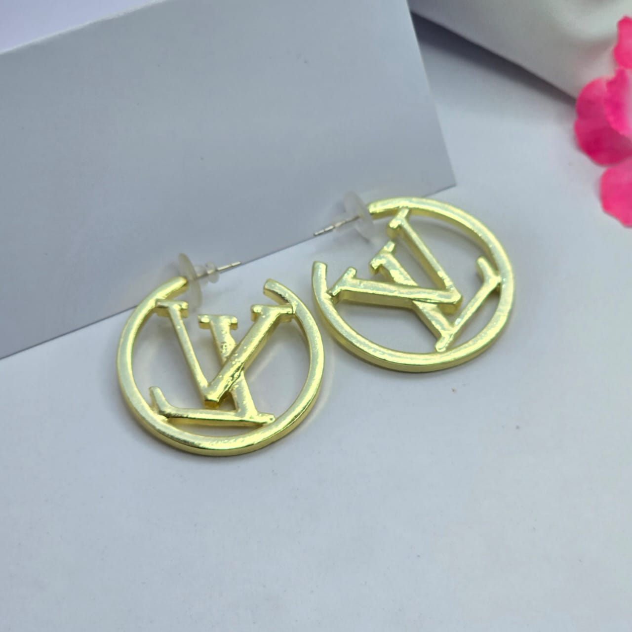 Loop earrings