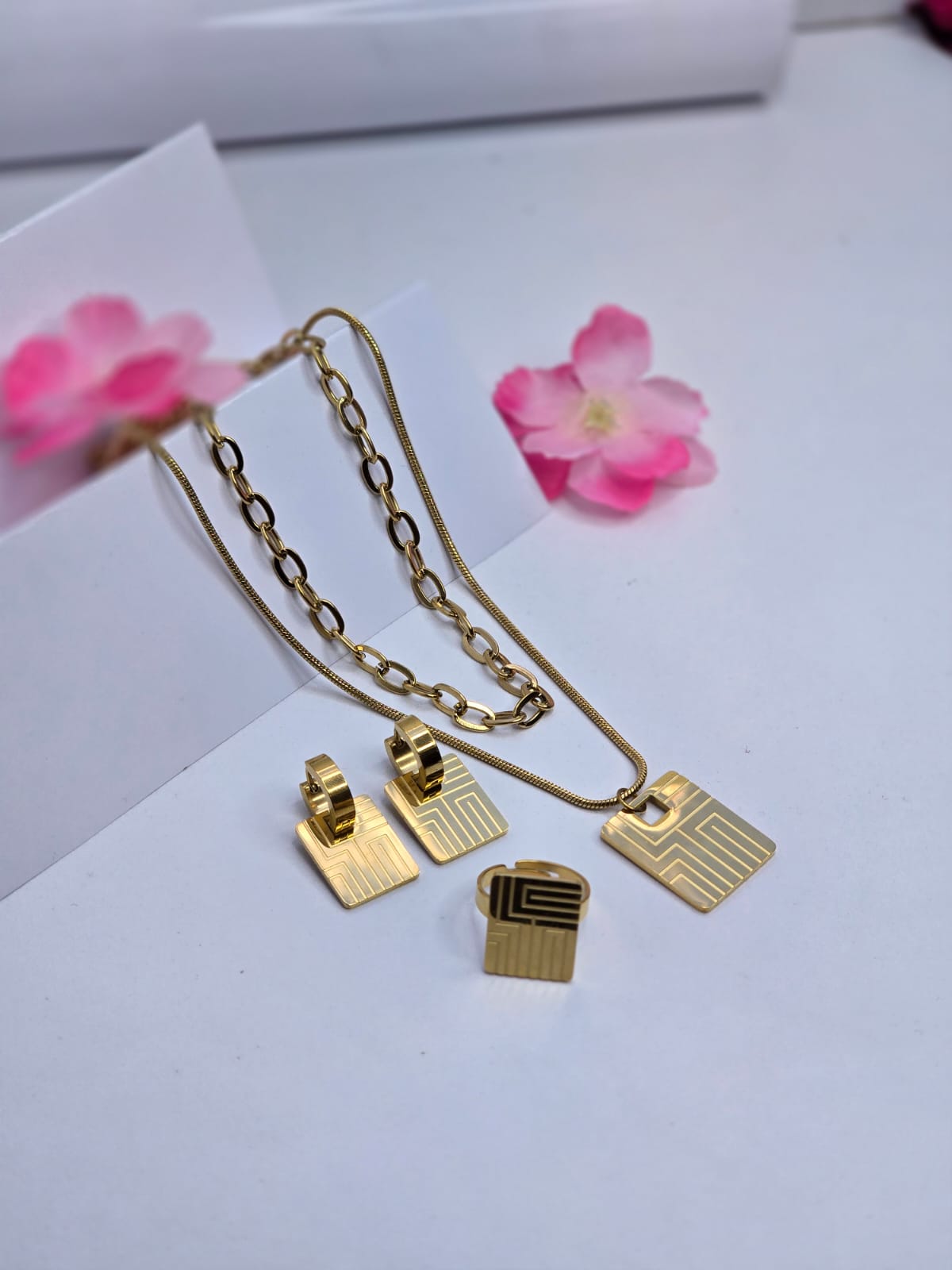 Necklace set