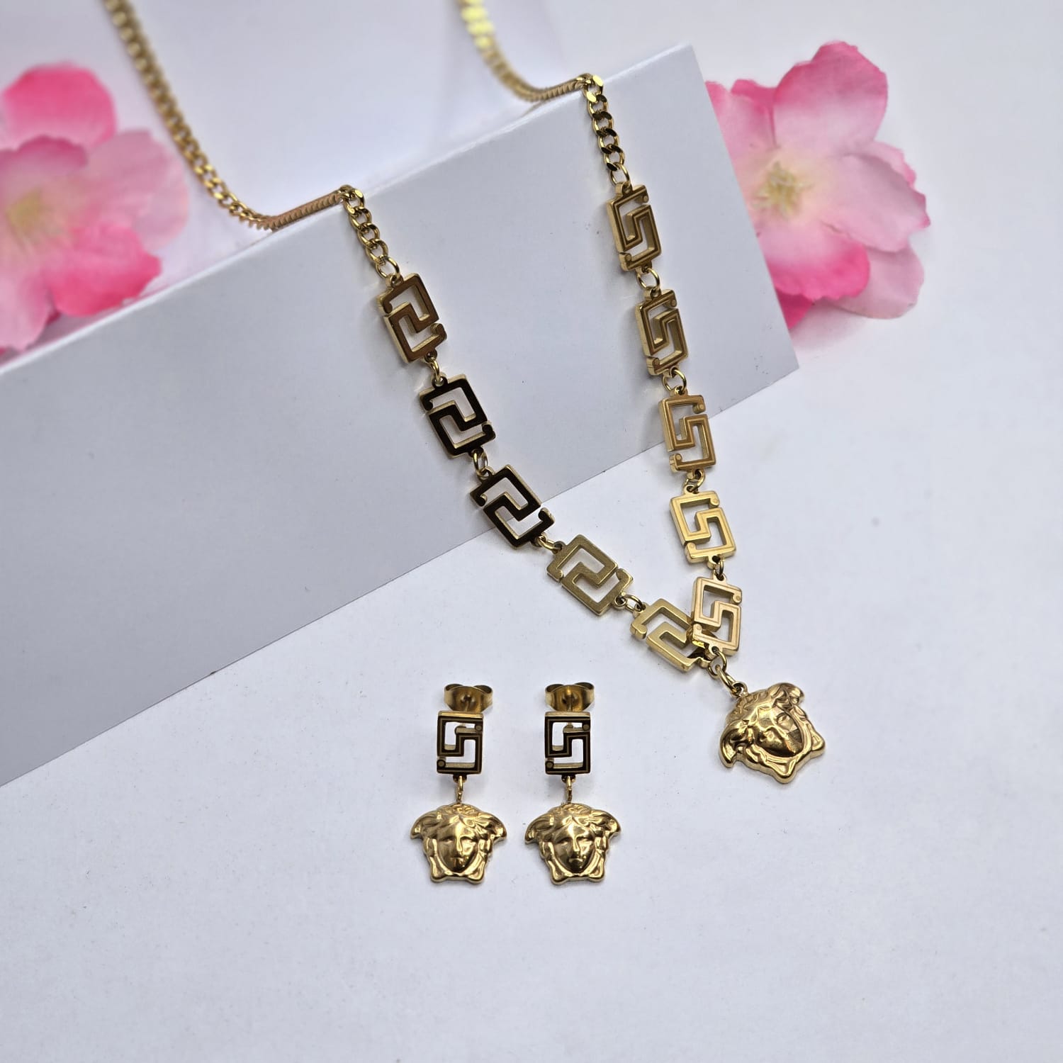 Necklace set