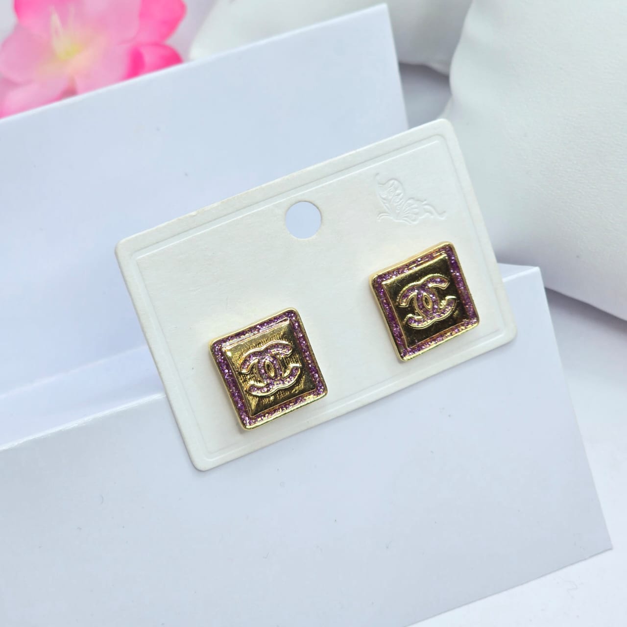 Gold eariings