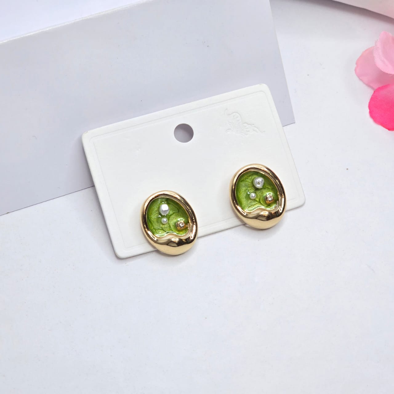 green earrings