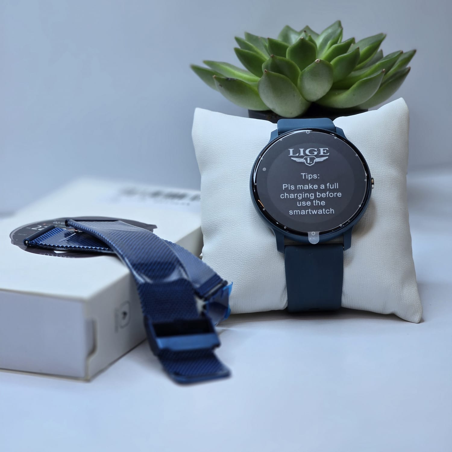 Fashion ladies smartwatch