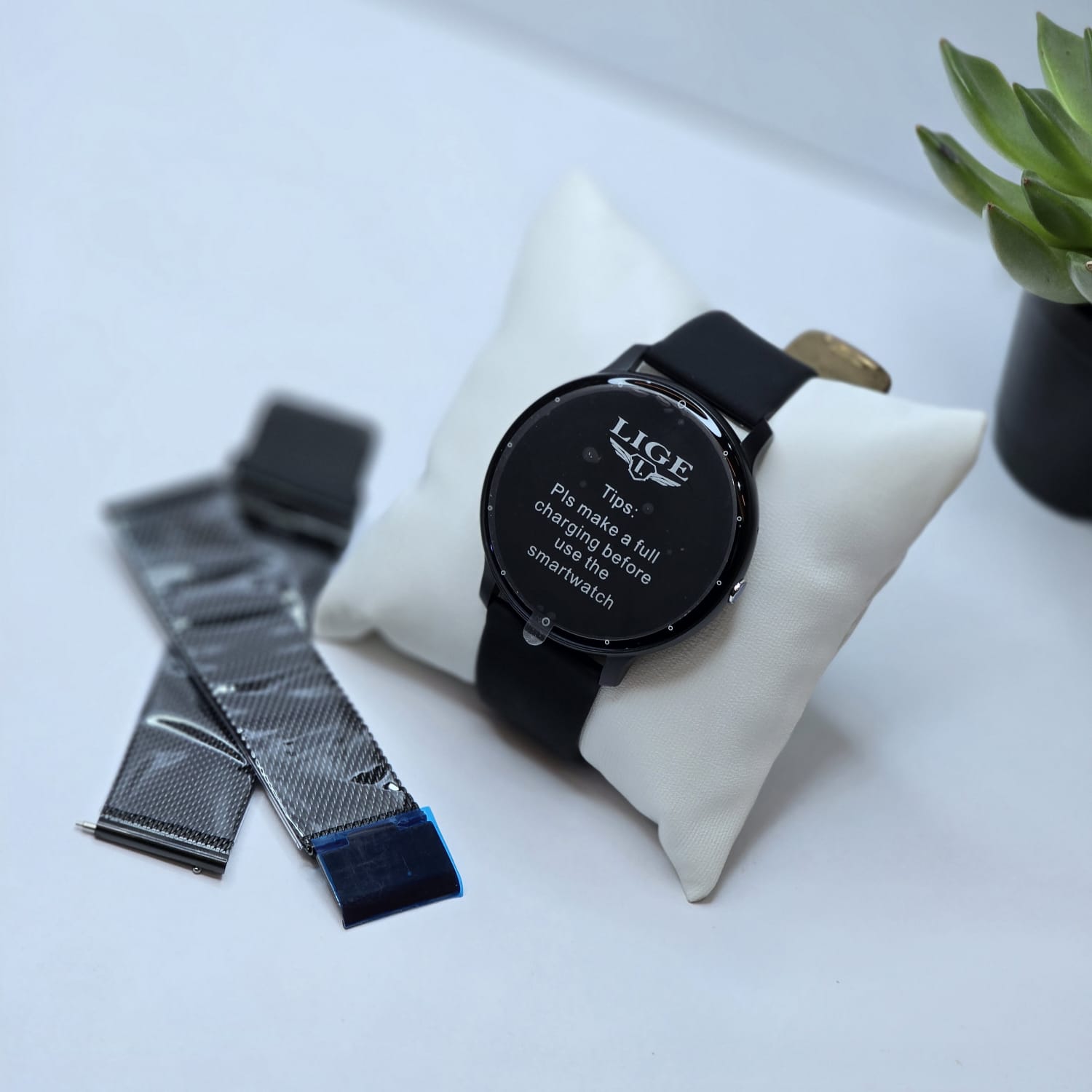 Fashion ladies smartwatch