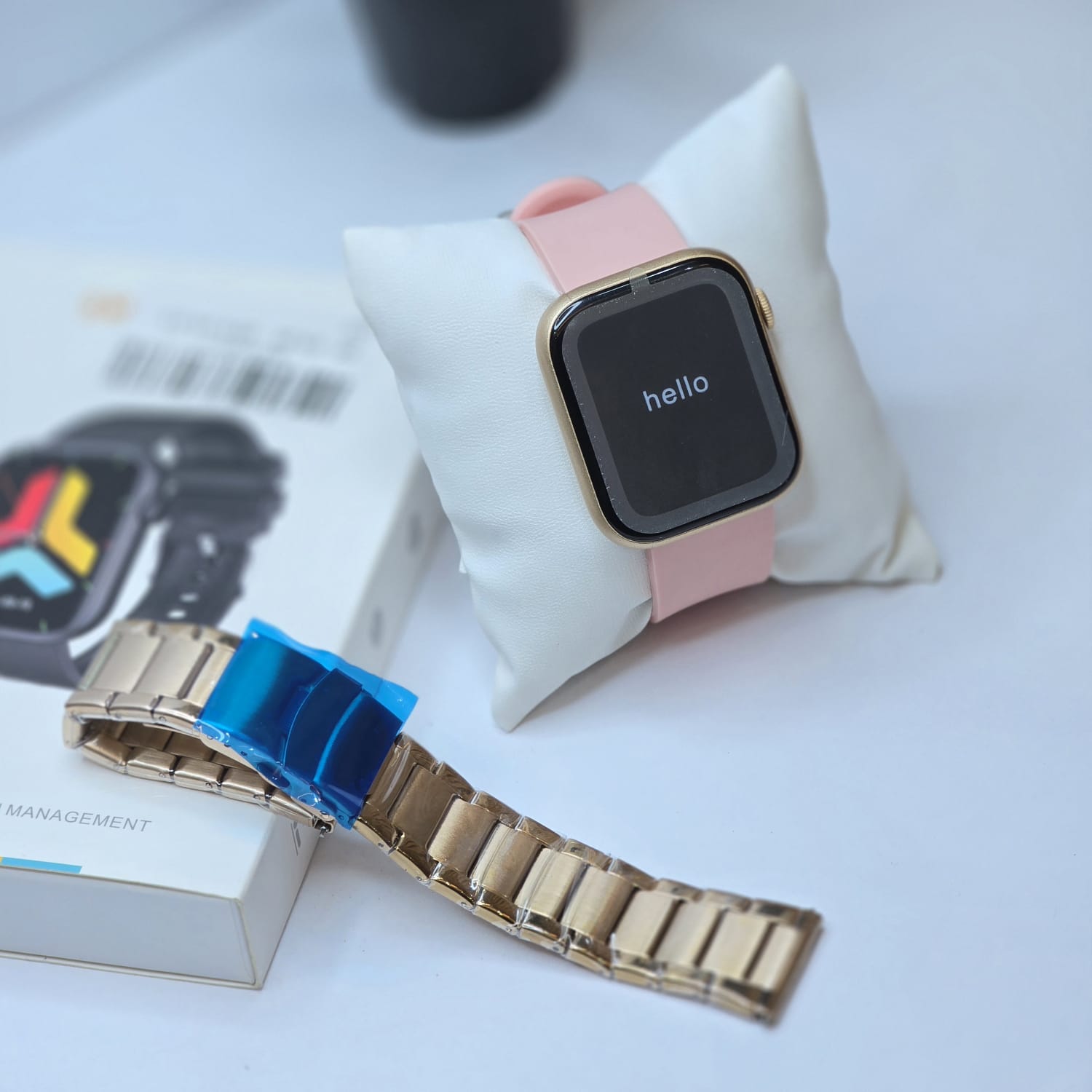 Fashion ladies smartwatch