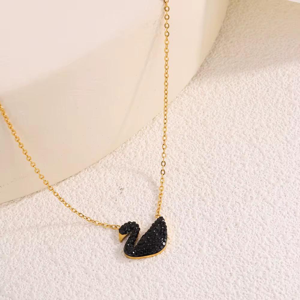 Hypoallergenic necklaces