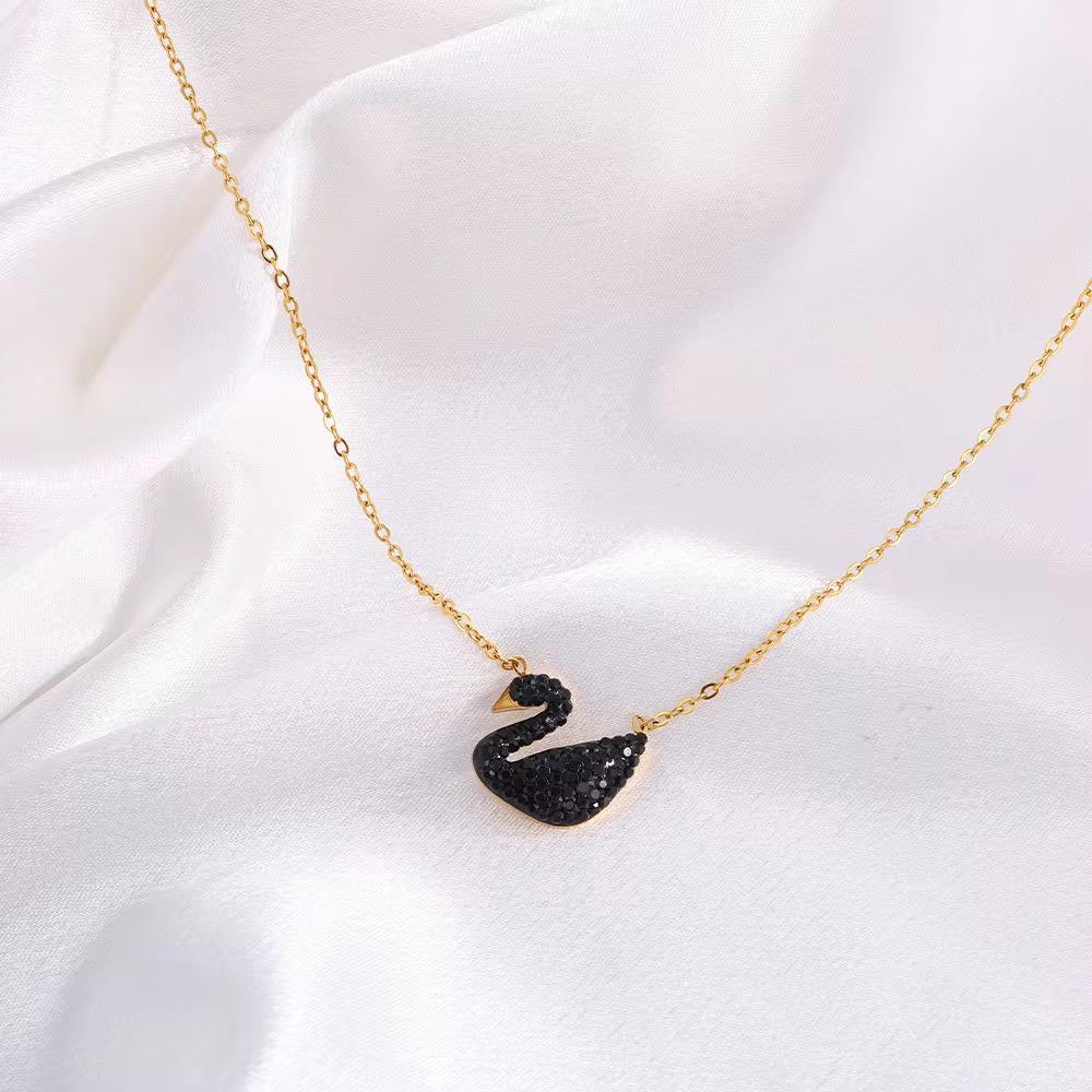 Hypoallergenic necklaces