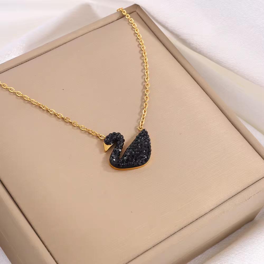 Hypoallergenic necklaces