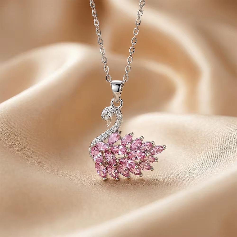Hypoallergenic necklaces