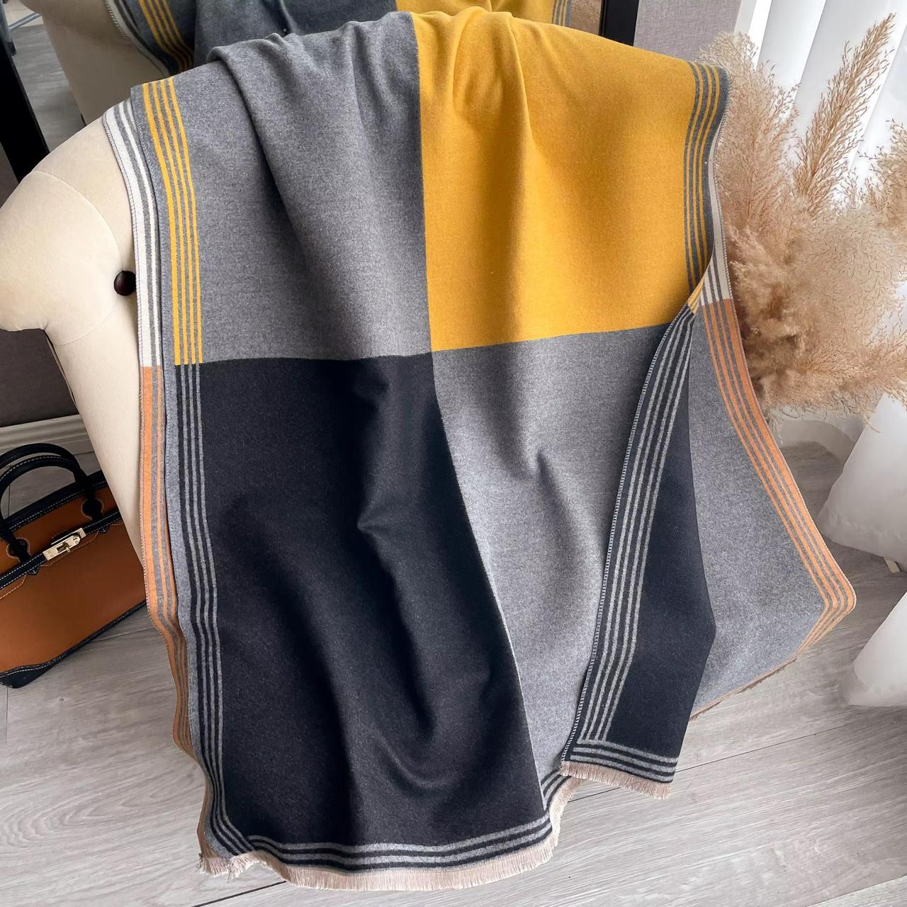 Cashmere scarf