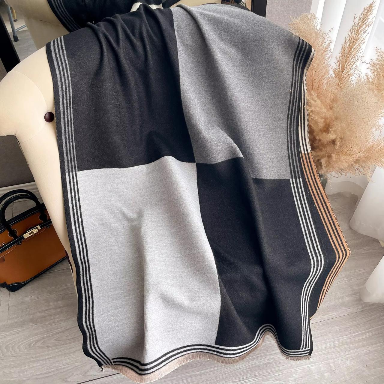 Cashmere scarf