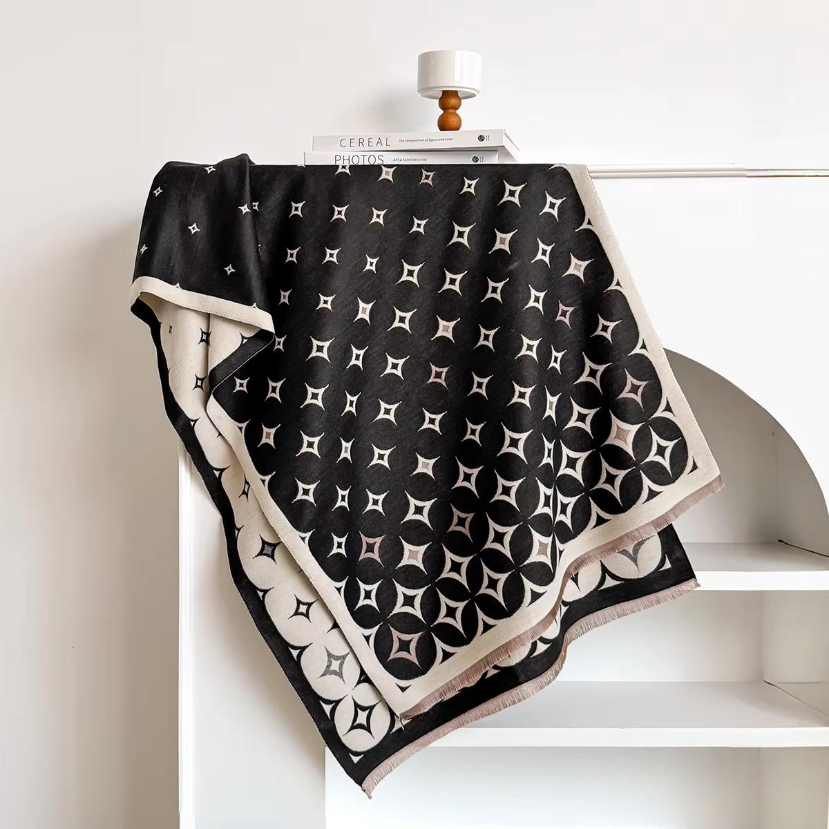Cashmere scarf