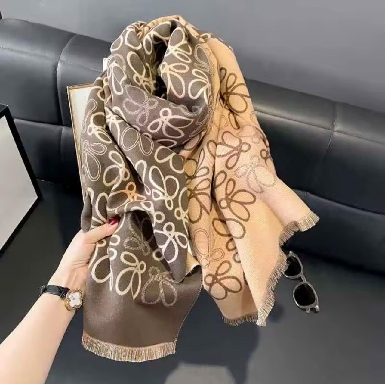 Cashmere scarf