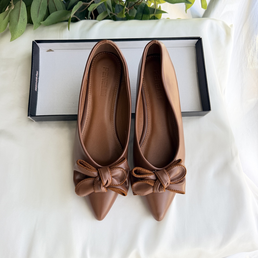 Doll shoes