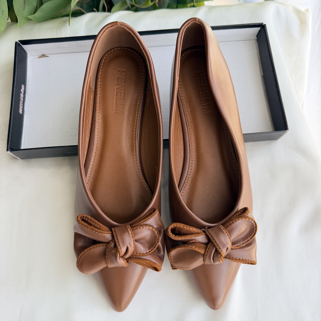 Doll shoes