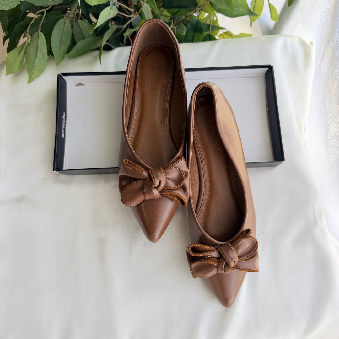 Flat shoes