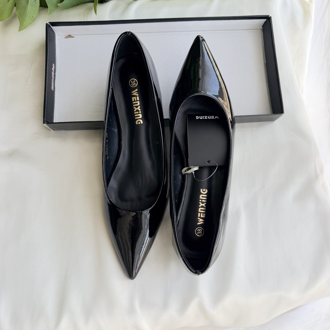 Doll shoes