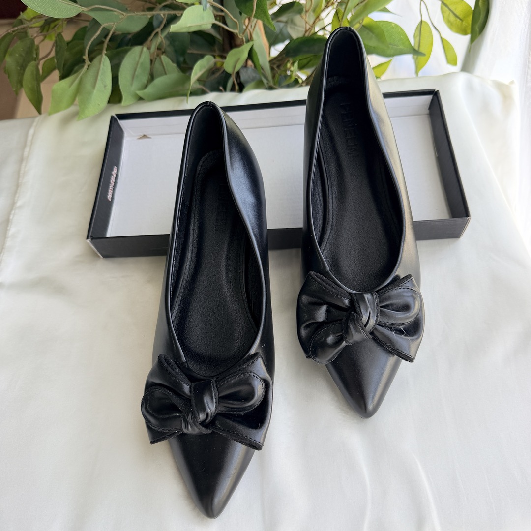 Doll shoes