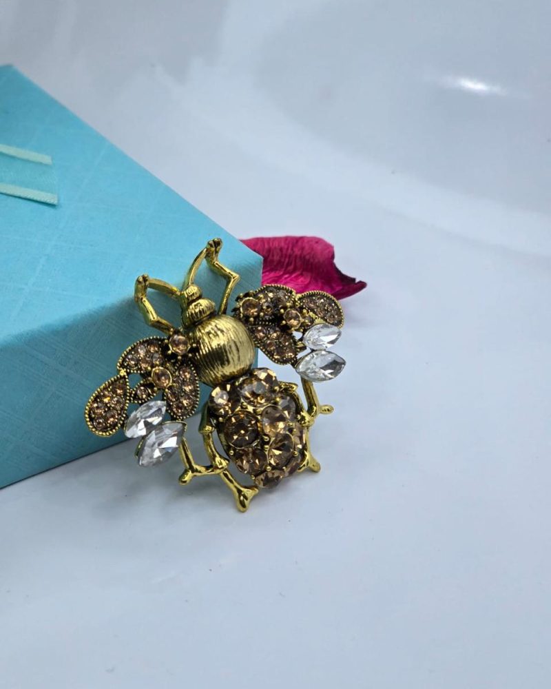 Vintage bee brooch