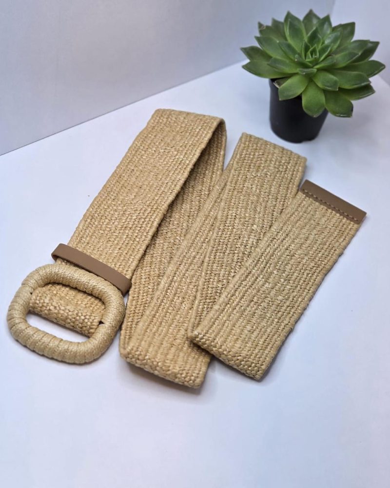 Elastic belt