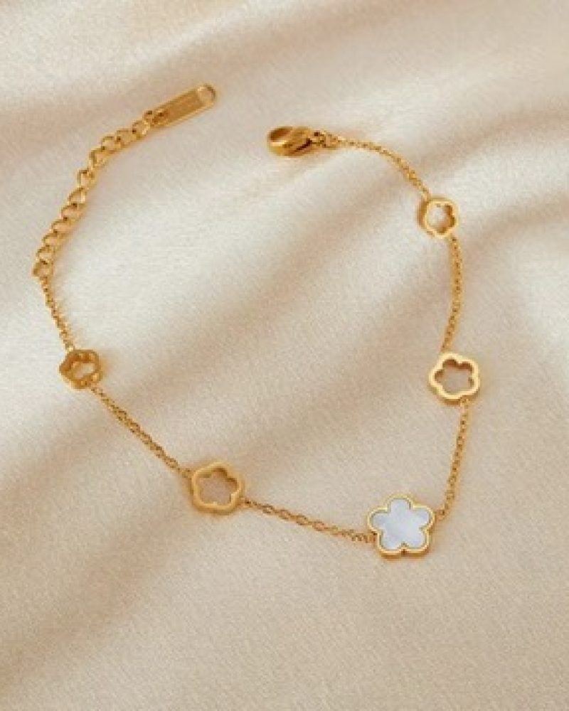 Hypoallergenic bracelet
