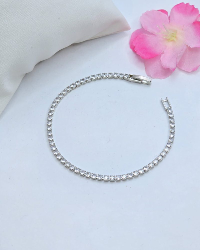 Hypoallergenic bracelet