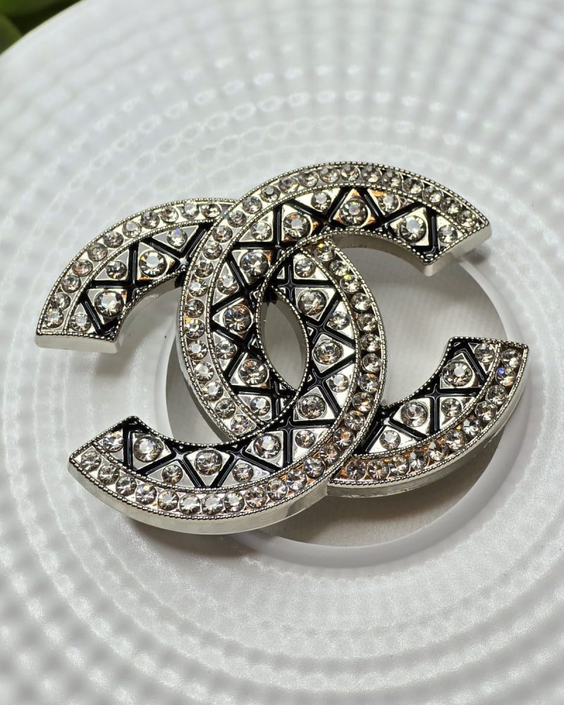 Brooch 256