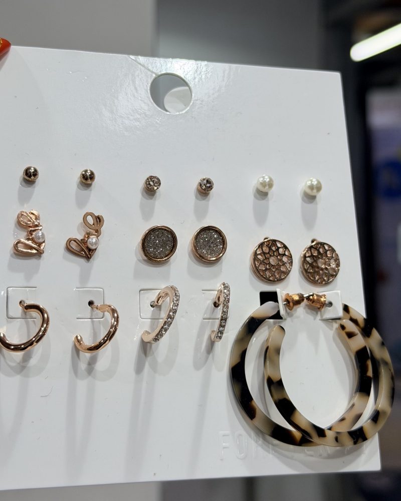 Earrings stacks