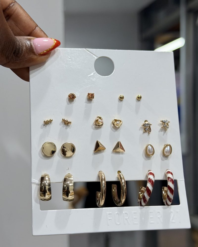 Earrings stacks