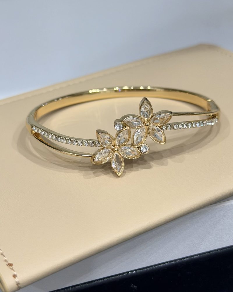Gold bangle