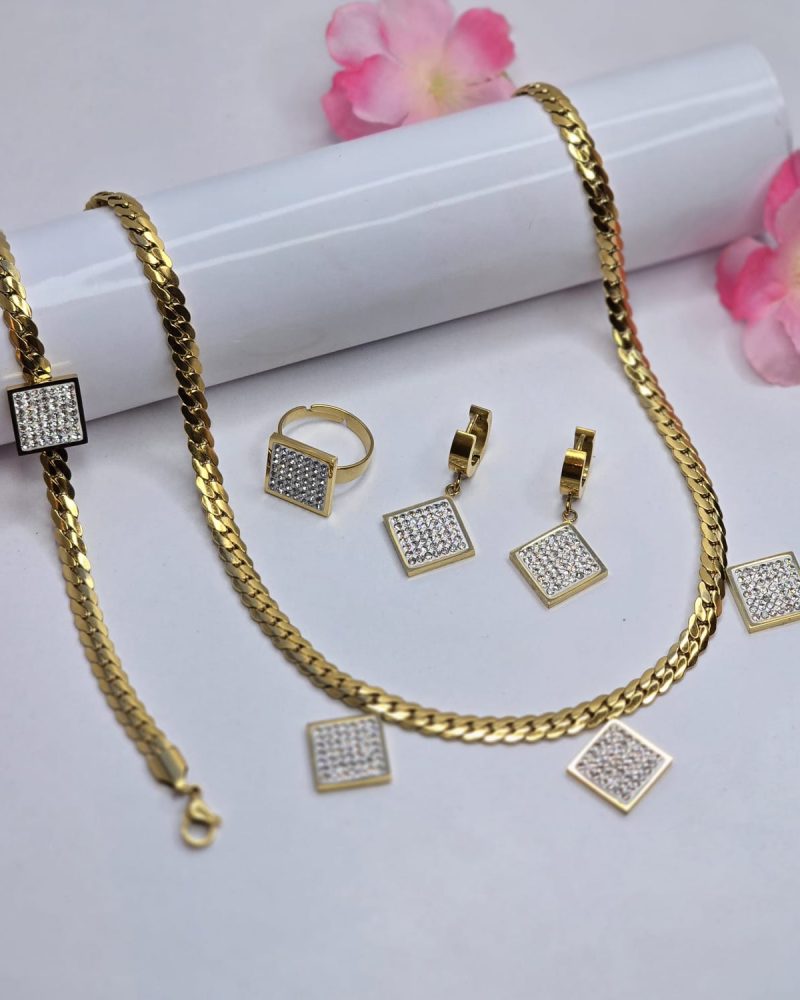 Necklace set