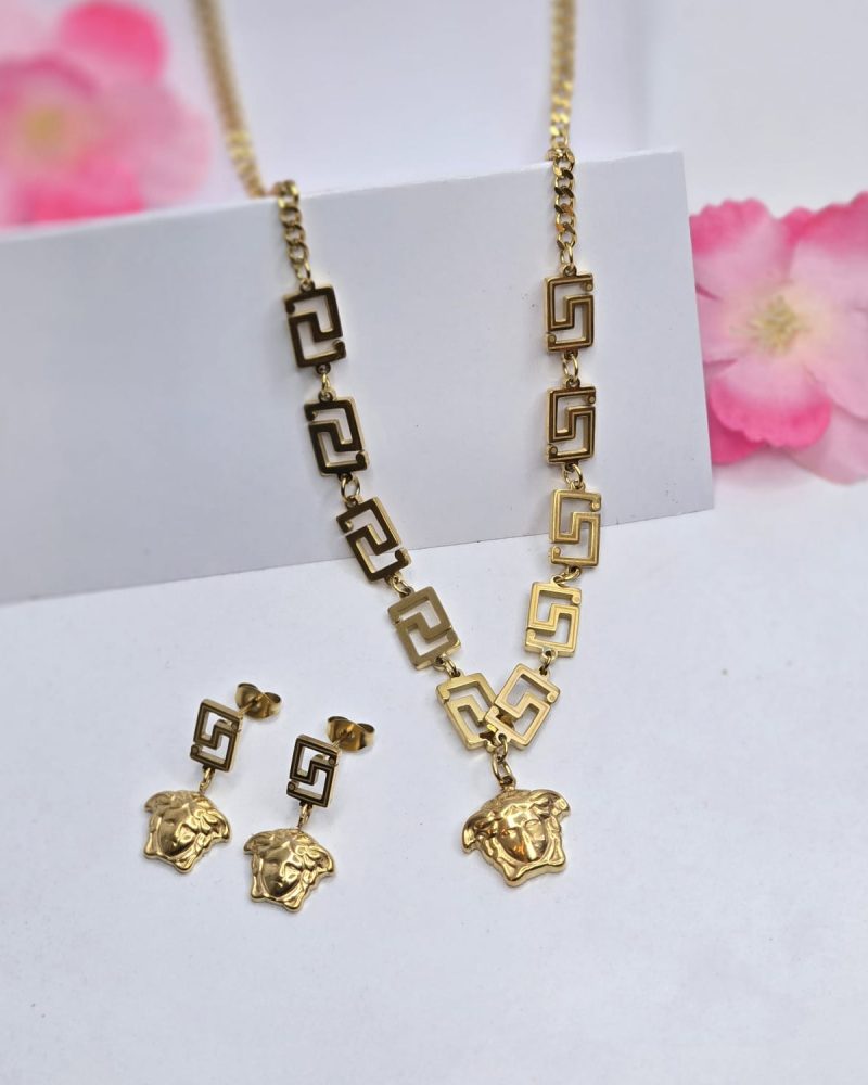 Necklace set
