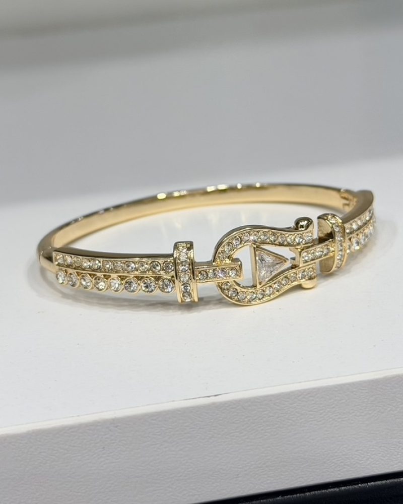 Gold bangle