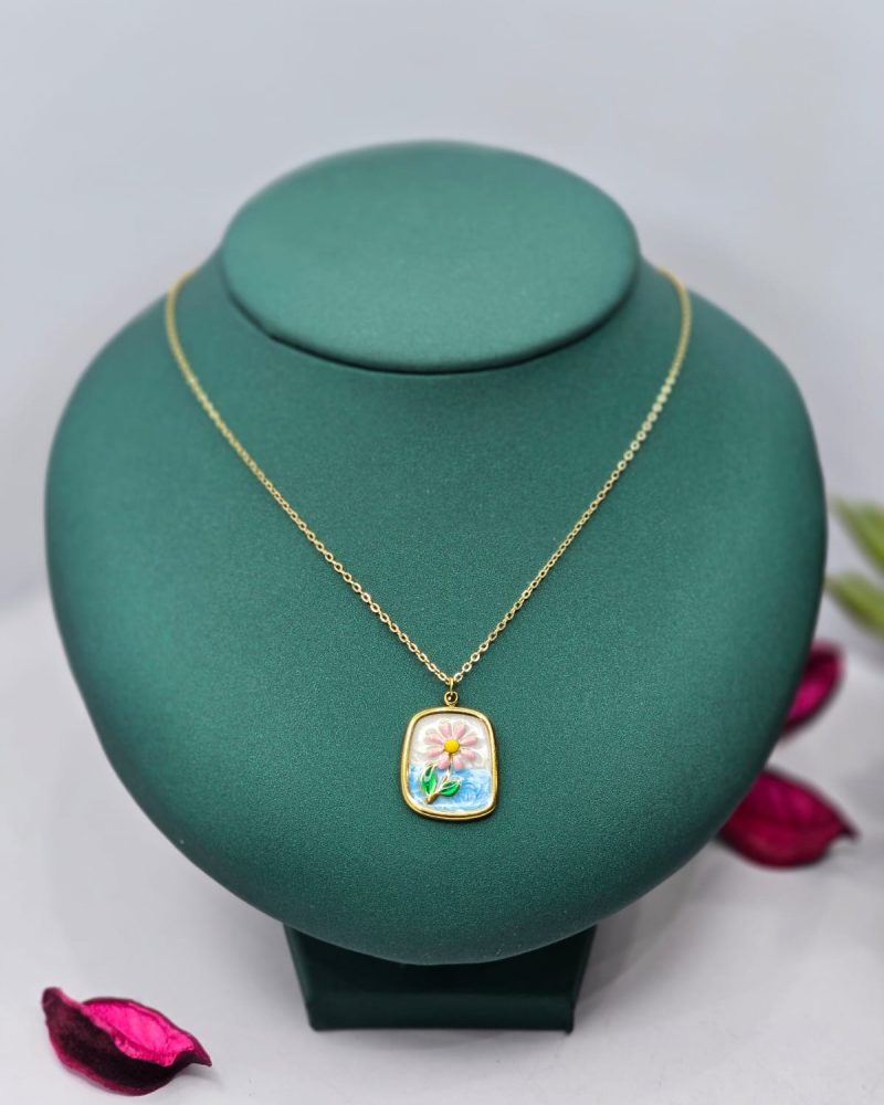 Hypoallergenic necklace