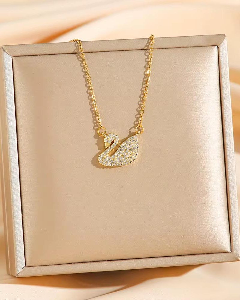 Hypoallergenic necklaces