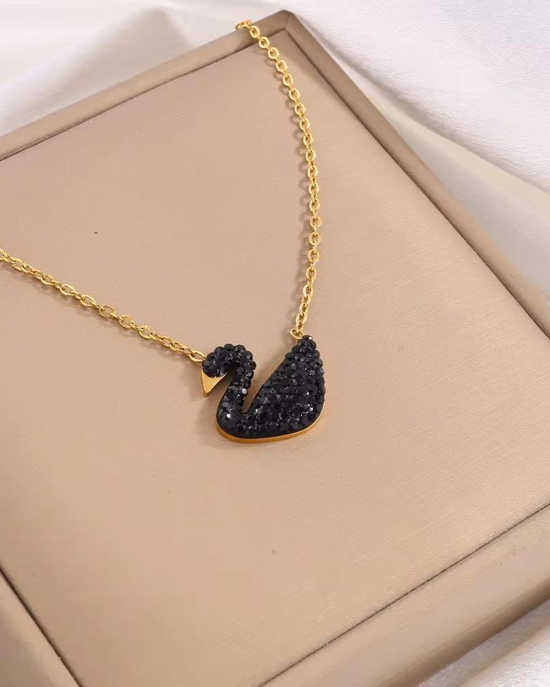 Hypoallergenic necklaces