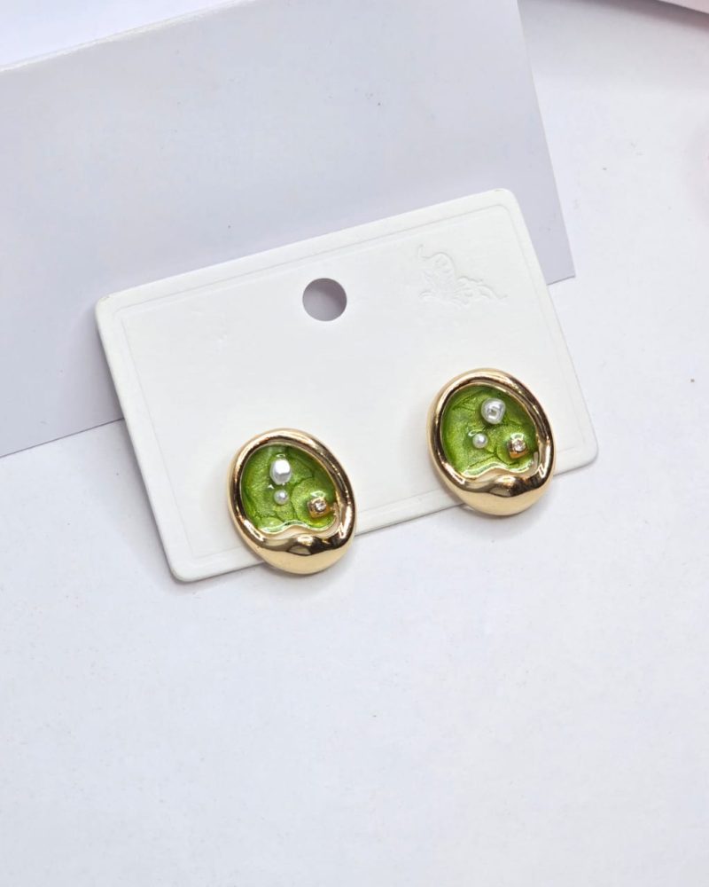 green earrings